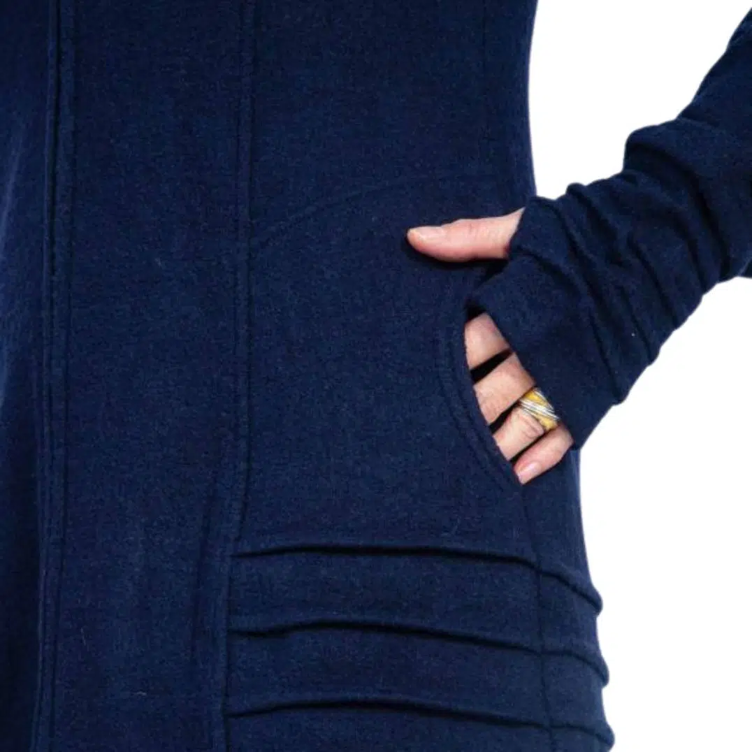 Merinomantel „Manzana“ Navy, mulesingfrei – Bild 3